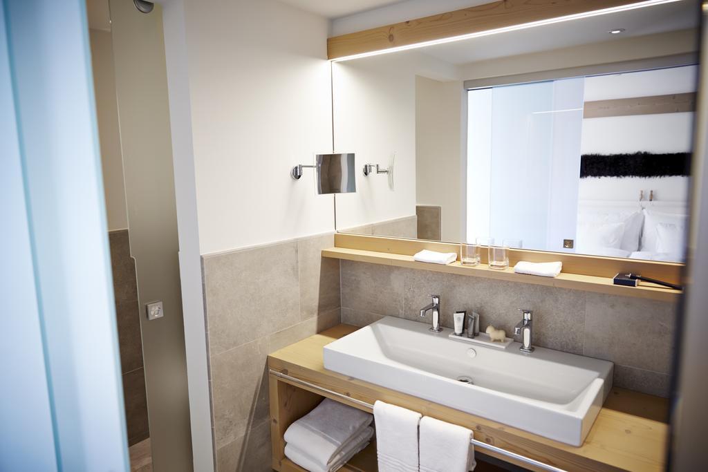La Vue Luxury Living Apartments Zermatt Room photo